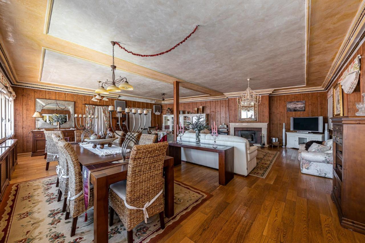 Waou Deluxe Cottage Titulcia Buitenkant foto