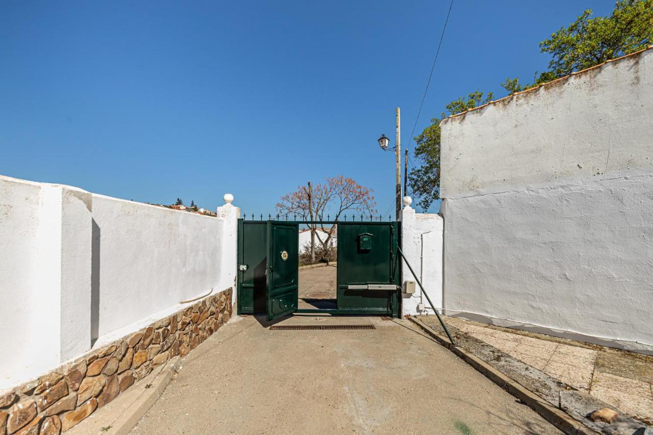 Waou Deluxe Cottage Titulcia Buitenkant foto