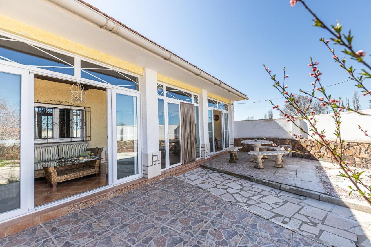 Waou Deluxe Cottage Titulcia Buitenkant foto